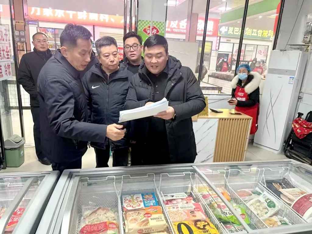 商丘市市場(chǎng)監(jiān)管局 提前介入，筑牢“雙節(jié)”期間食品銷(xiāo)售與酒類(lèi)經(jīng)營(yíng)安全防線